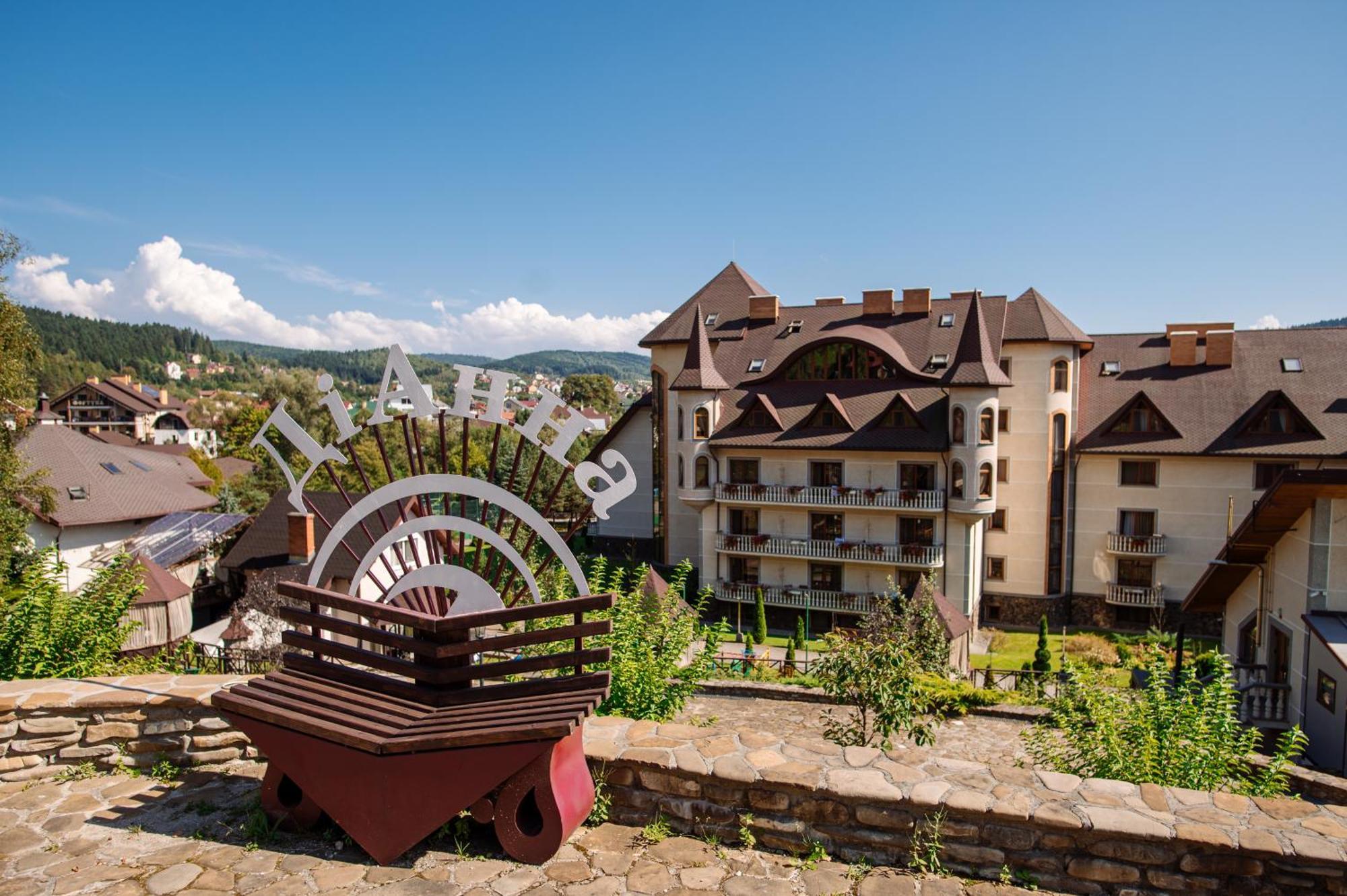 Dianna Hotel Skhidnytsia Exterior photo