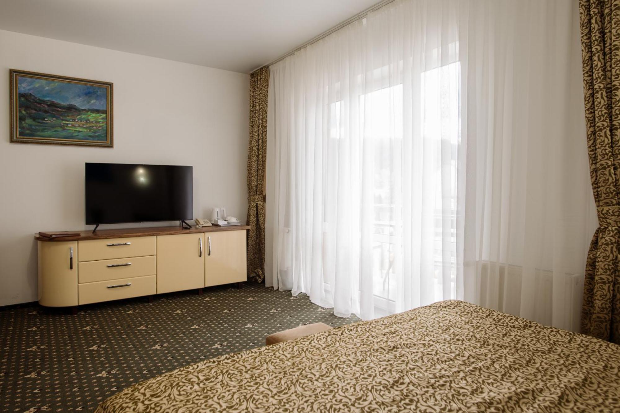 Dianna Hotel Skhidnytsia Exterior photo