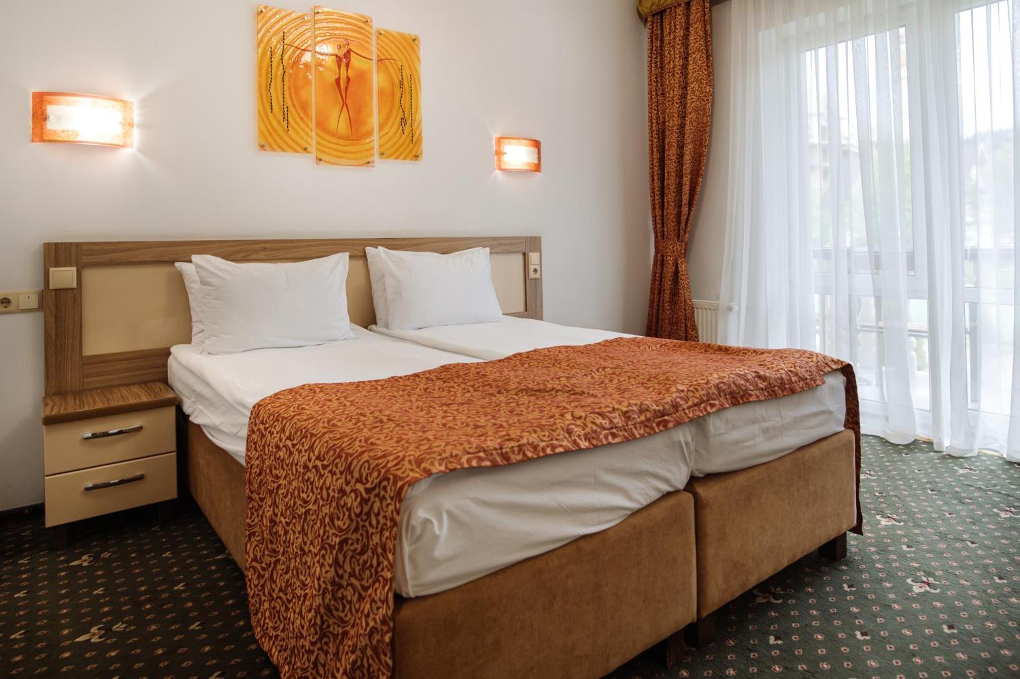 Dianna Hotel Skhidnytsia Exterior photo