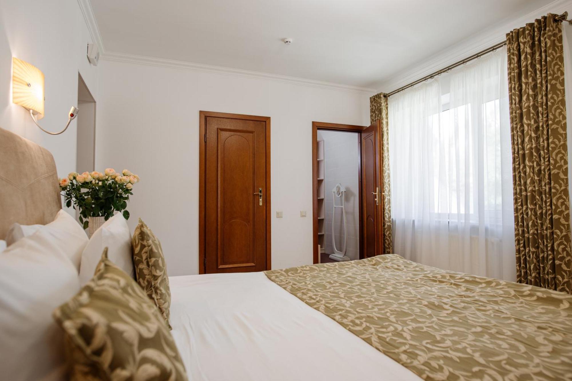 Dianna Hotel Skhidnytsia Exterior photo